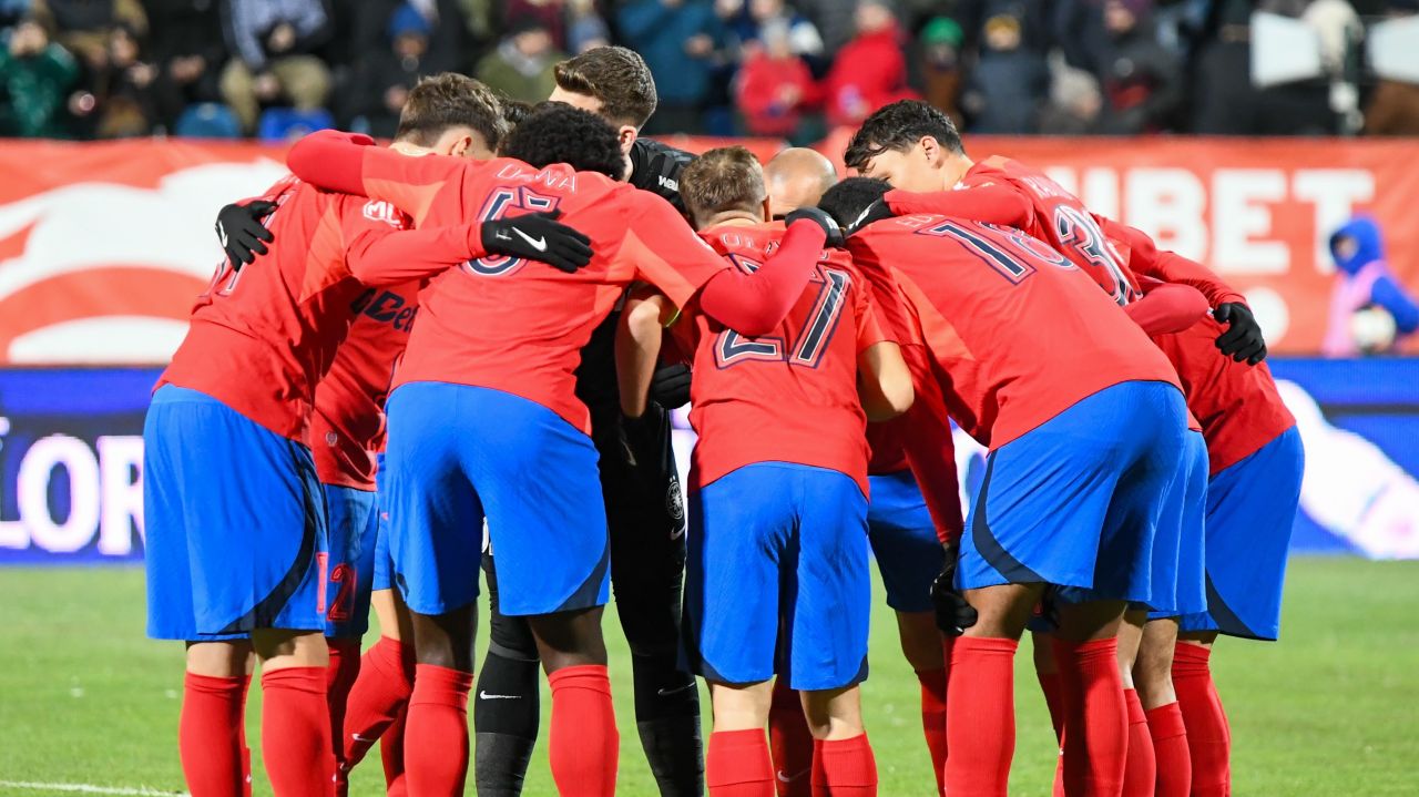 Câte modificări a efectuat FCSB în pauza meciului cu FC Botoșani