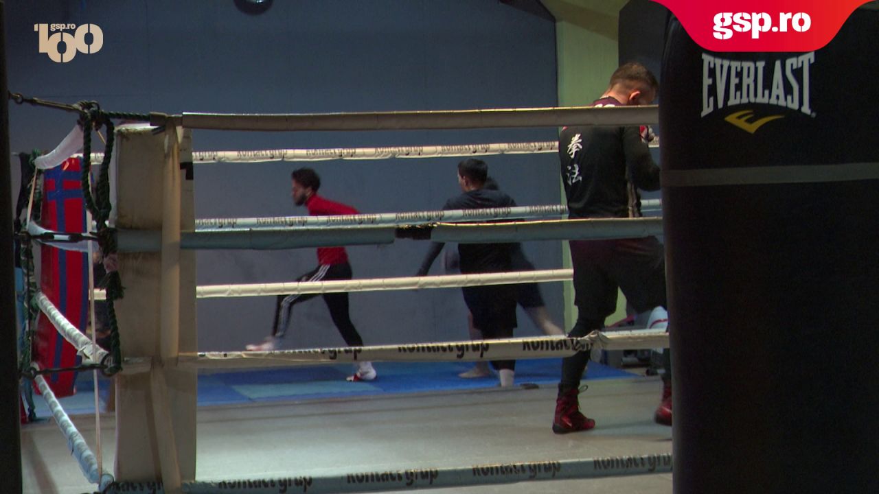 Fotografii de la antrenamentul pugilistului Mirel Drăgan de la CS Rapid