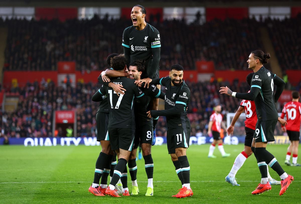Transmisiune live Southampton – Liverpool, meci din etapa a 12-a în Premier League