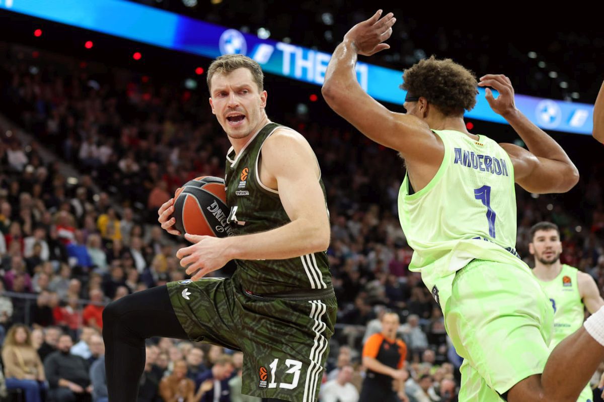 Performanță remarcabilă în Euroligă! Andreas Obst de la Bayern Munchen a înscris 11 coșuri de 3 puncte într-un singur meci.