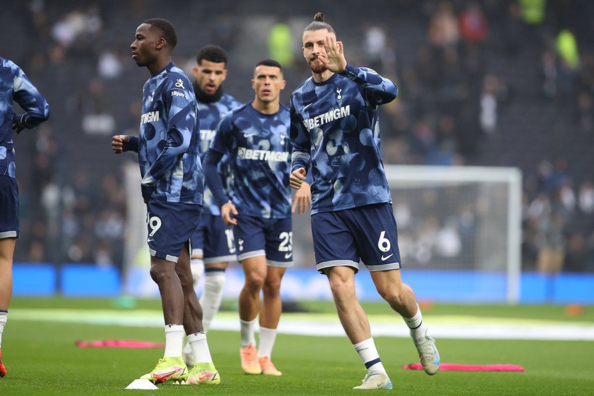 Nouă rivalitate pentru Radu Drăgușin » Ange Postecoglou a pus ochii pe un fost elev al lui Mircea Lucescu
