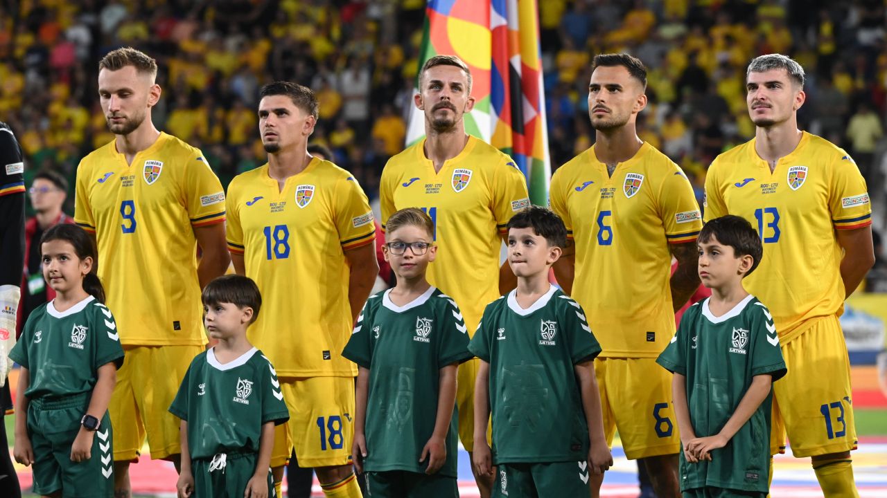 Sfat surprinzător oferit de antrenorul unui tricolor: „Așa poți deveni jucătorul pe care îl așteptam!”