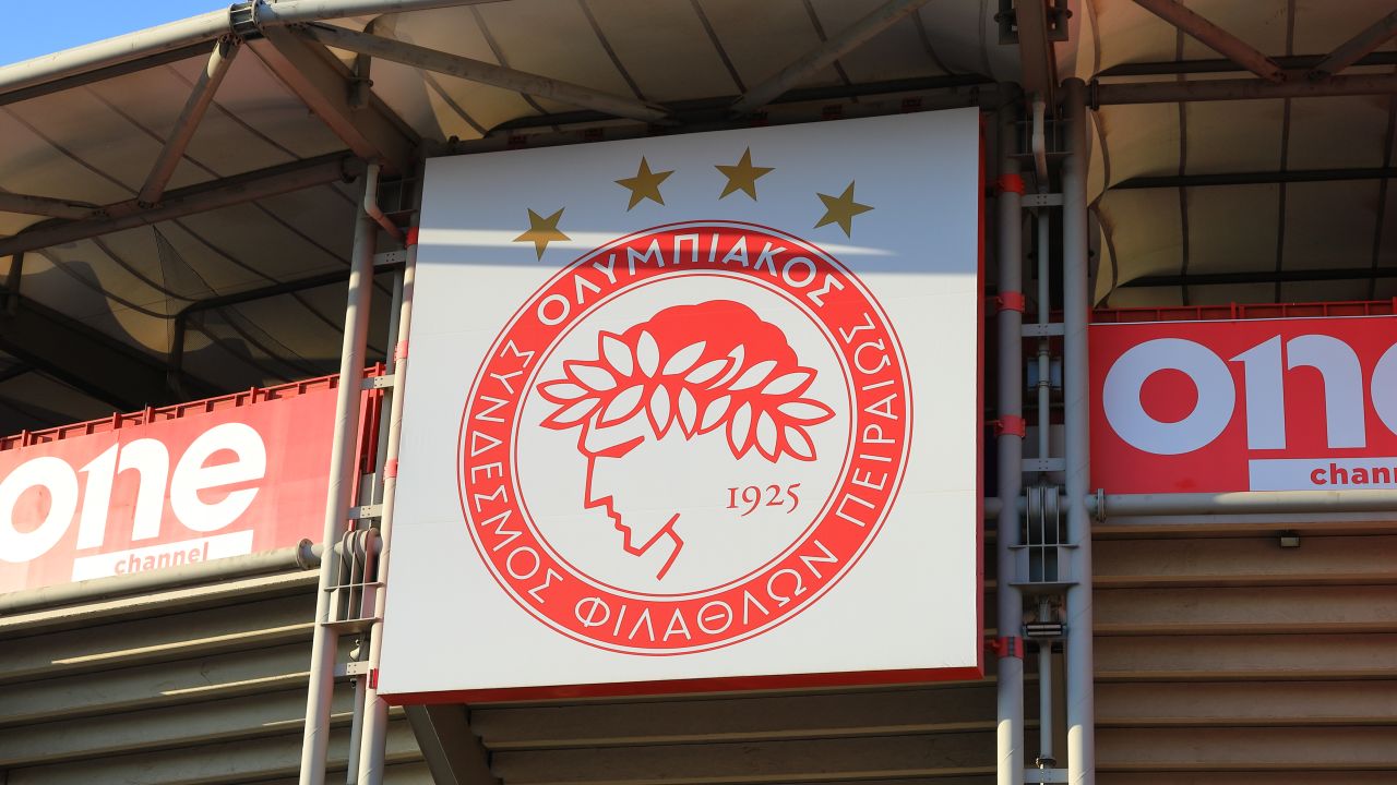 Românul antrenor al lui Olympiacos ar putea reveni în Liga 1: “Au existat negocieri”