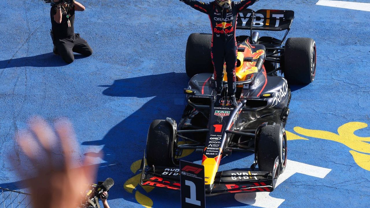 Max Verstappen a obținut titlul mondial în Formula 1 pentru a patra oară la rând.