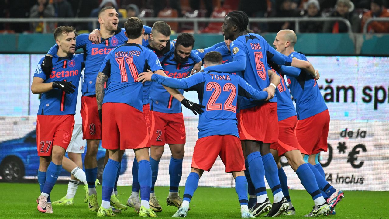 FCSB, pe primul loc într-un clasament al LPF! Surpriza de pe locul trei. Dinamo lipsește din primele cinci.