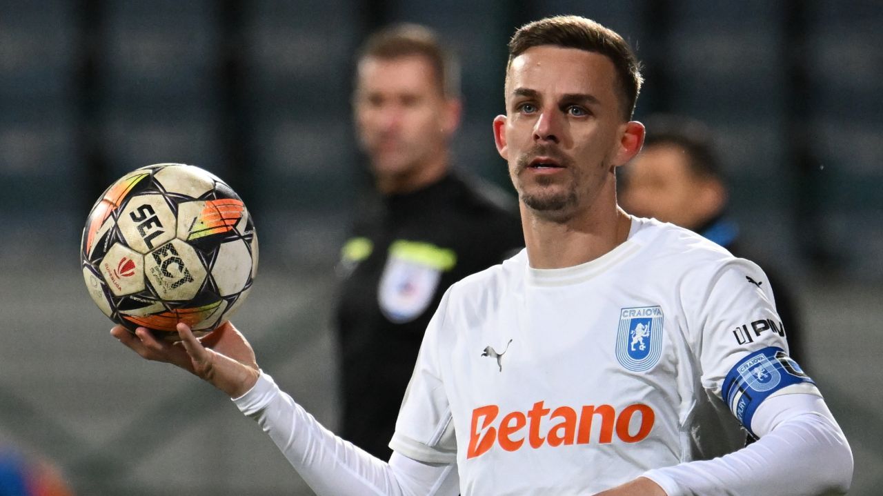 Nicușor Bancu sărbătorește după ce Universitatea Craiova a ajuns pe locul doi în SuperLigă: ”Am meritat să câștigăm”