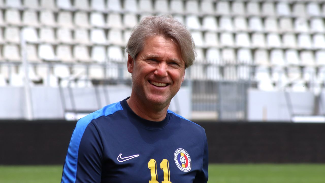 Imagini surprinzătoare cu Florin Răducioiu, din locul unde a spart geamuri și căruia i-a făcut o donație de 9.000 de euro
