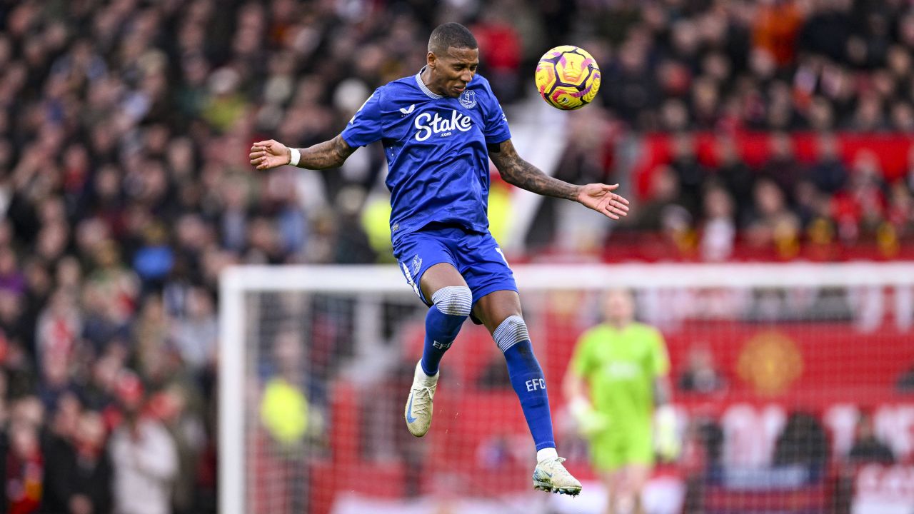 „Incredibil…! Ashley Young va înfrunta fiul său în Cupa Angliei! Tatăl – la meciul 725 din carieră, fiul – abia a început sezonul”