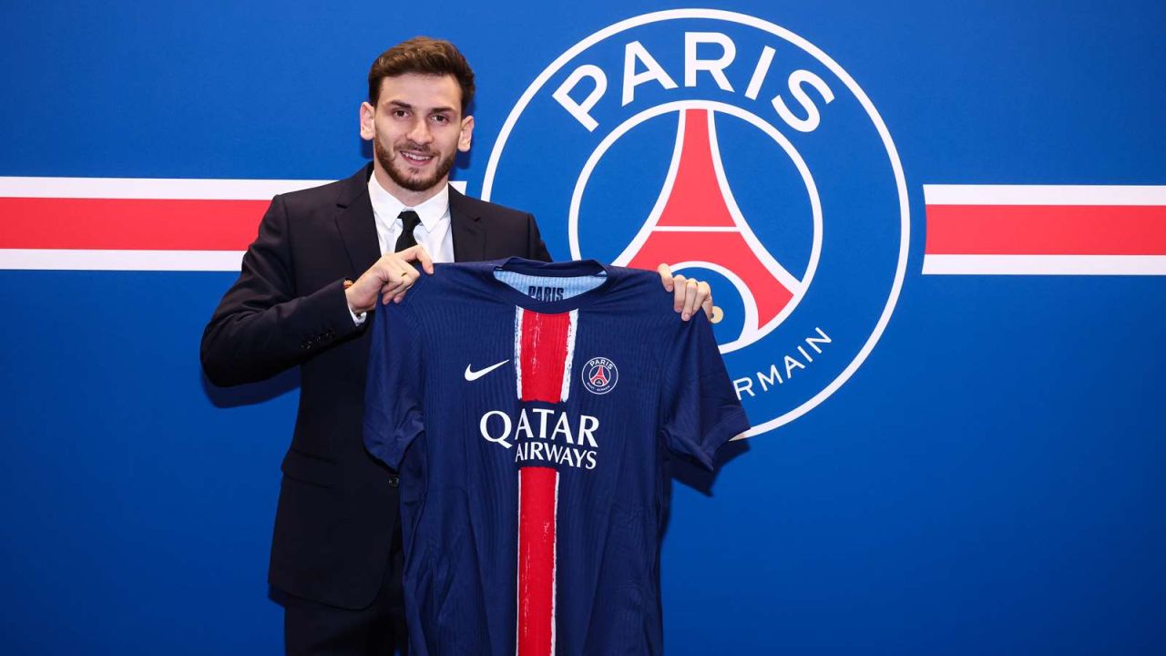Khvicha Kvaratskhelia devine jucătorul lui PSG! Cât a investit echipa din Paris și care va fi salariul georgianului