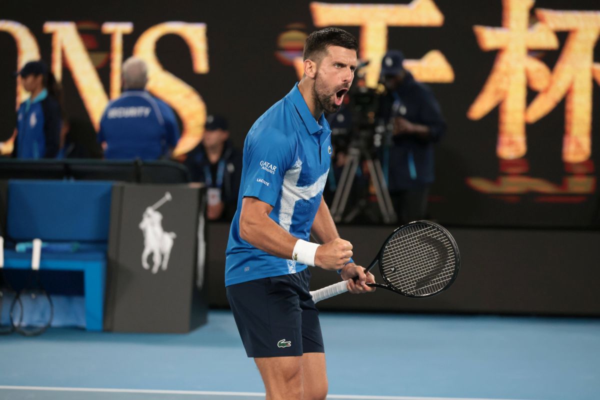 Novak Djokovic se calibrează fără emoții pentru „sferturi” la Australian Open » Urmează un duel aprins cu spaniolul Carlos Alcaraz