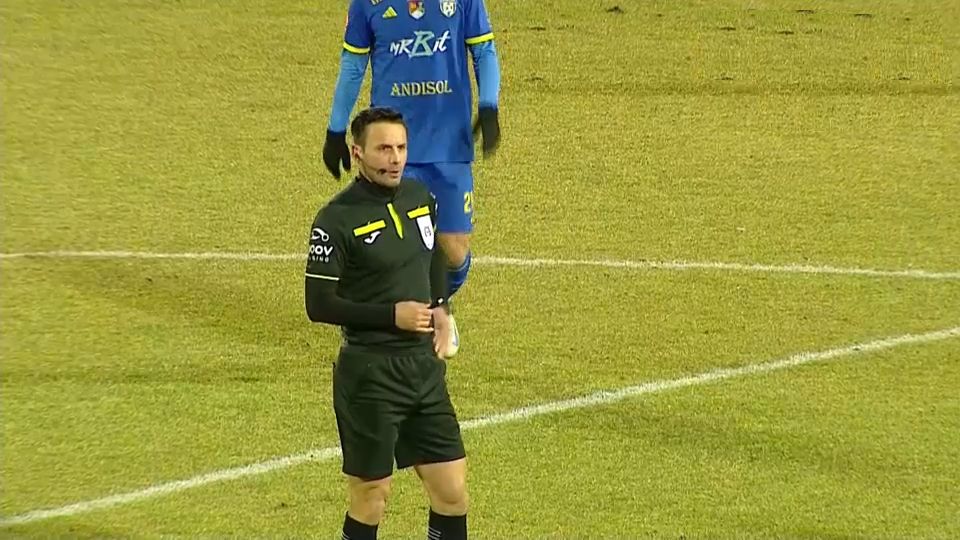 Moment amuzant la meciul Unirea Slobozia – Sepsi! Jucătorii l-au ignorat pe Sebastian Colțescu.