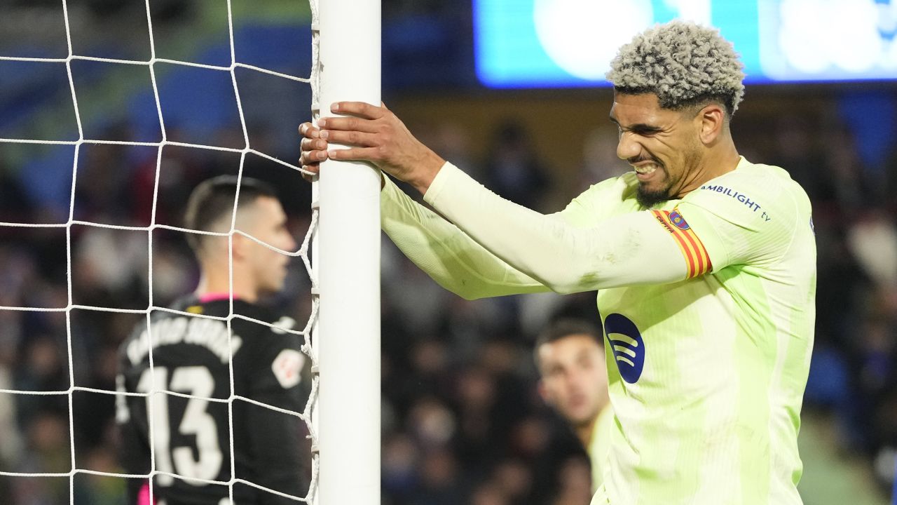Ronald Araujo semnează, dar nu cu Juventus! Contract valabil până în 2030