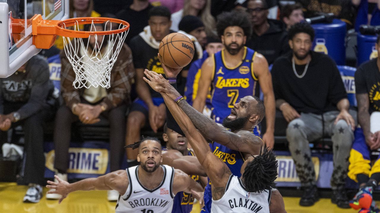 LeBron James, inegalabil la 40 de ani în thriller-ul dintre Los Angeles Lakers și Brooklyn Nets: 102-101!