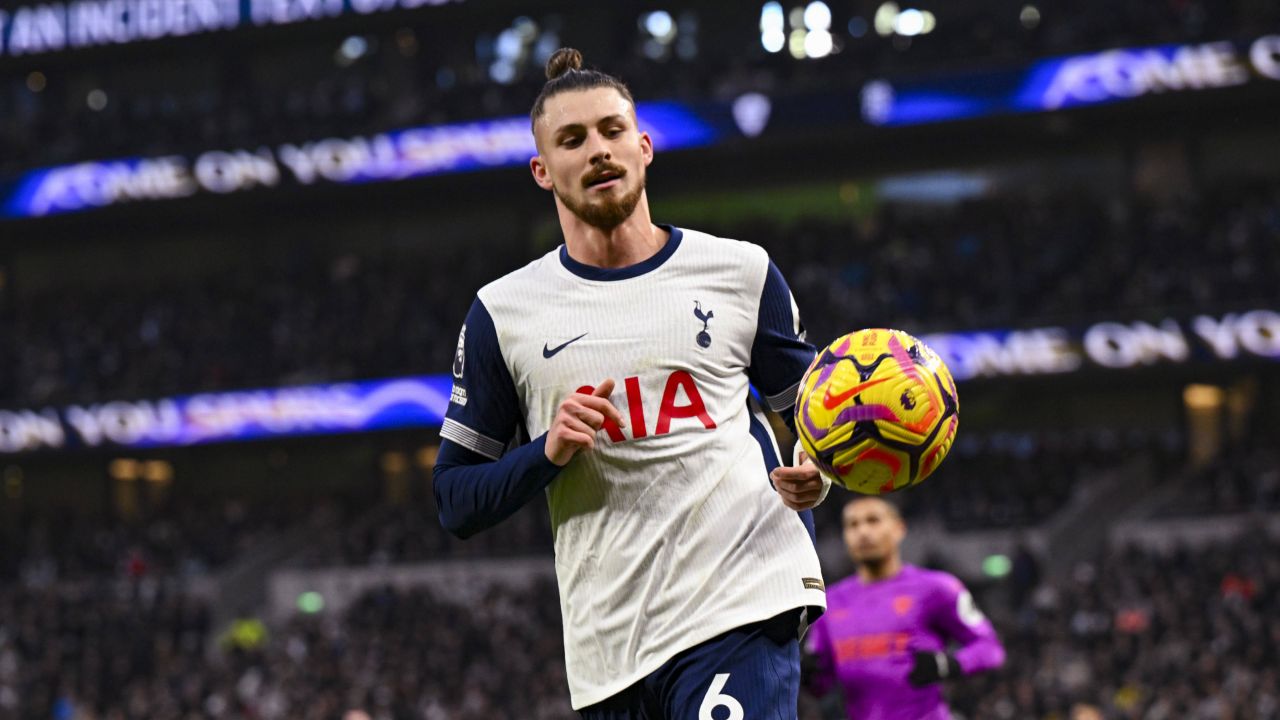 Tottenham – Liverpool 0-0, ACUM pe Sport.ro! Radu Drăgușin, la un pas de a marca!