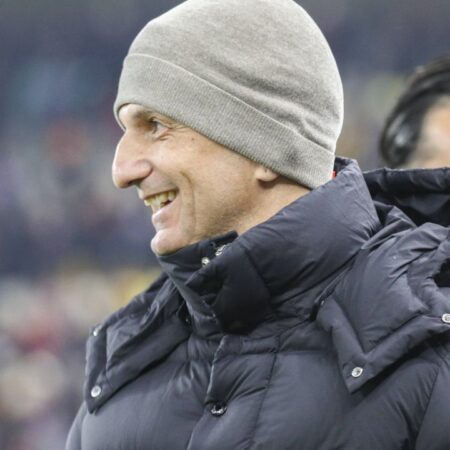 Reacția grecilor la modul în care fanii lui FCSB îl tratează pe Răzvan Lucescu în București