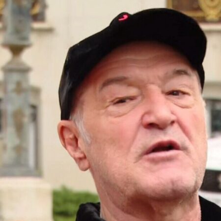 „Mușcă mâna care te ajută!” Gigi Becali l-a apreciat pe Răzvan Lucescu și a criticat familia Iordănescu.
