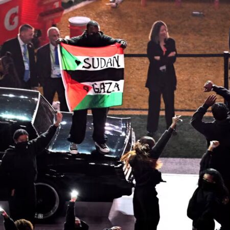 Ce se întâmplă cu dansatorul activist de la concertul lui Kendrick Lamar în pauza Super Bowl: „Interzis pentru totdeauna!”