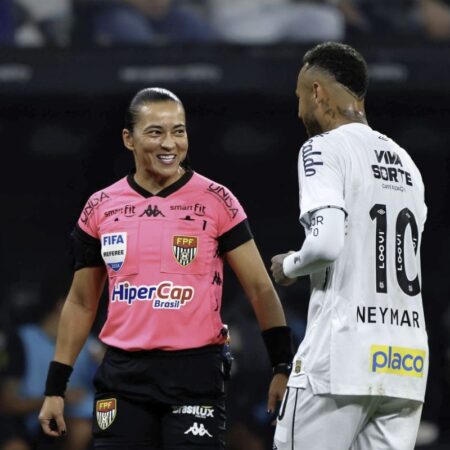 FOTO + VIDEO: Toată atenția pe Neymar! Brazilianul a provocat un zâmbet din partea arbitrei, a avut un conflict cu fanii și a umilit un adversar cu un dribling de maestro