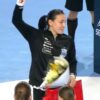 Cristina Neagu, aplaudată la Bistrița! Nouă goluri în meciul Gloria – CSM București și o surpriză specială.