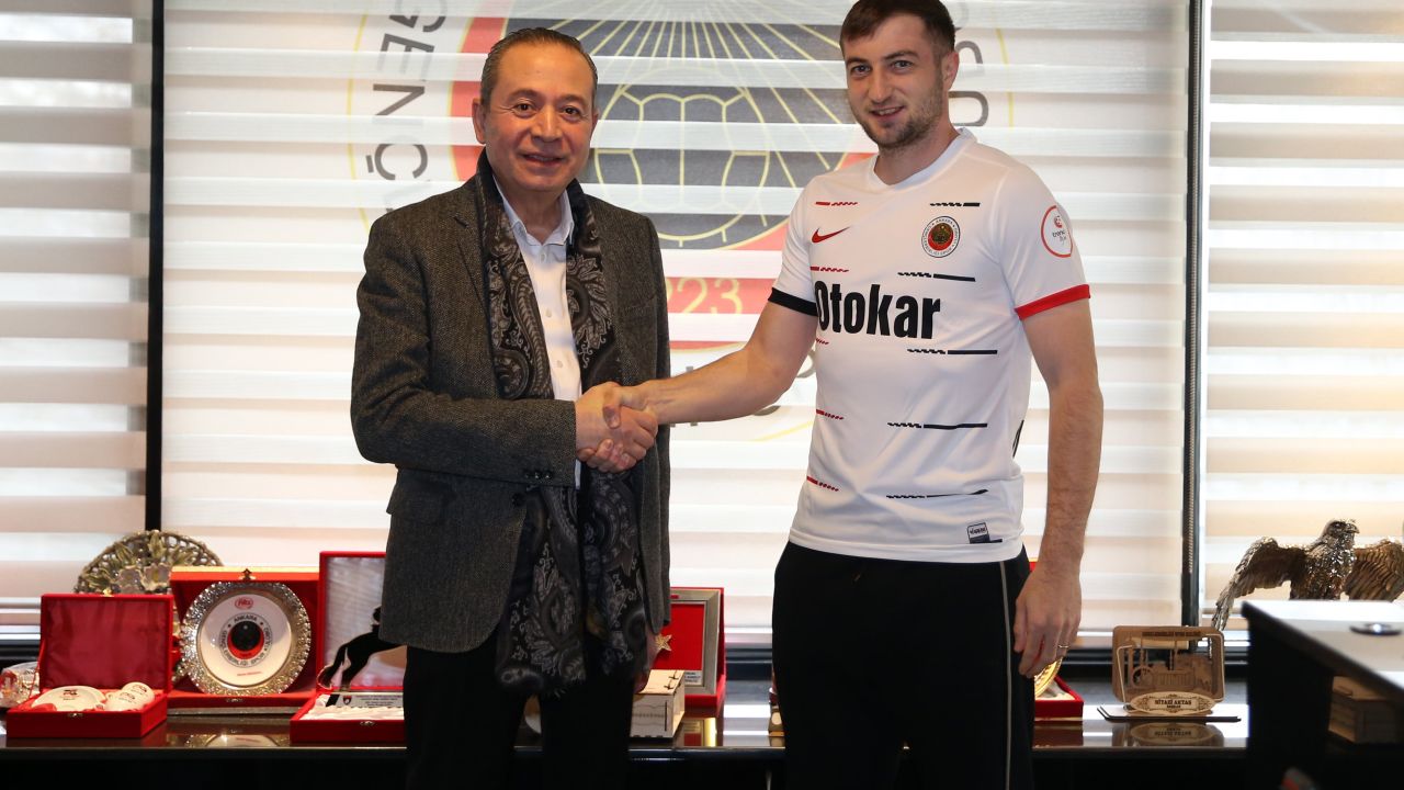 Daniel Popa, transfer neașteptat! Unde a fost prezentat fostul atacant de la FCSB