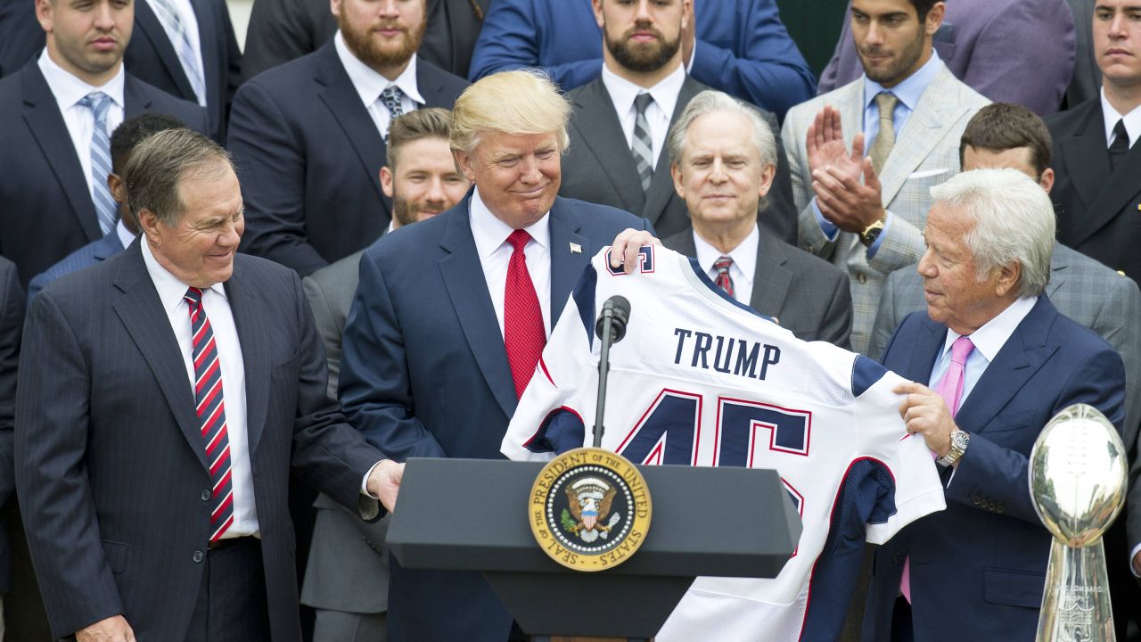 Fotbalul american marchează un moment istoric: Donald Trump devine primul președinte în funcție care urmărește un Super Bowl din tribune (LIVE pe VOYO, 9 februarie)