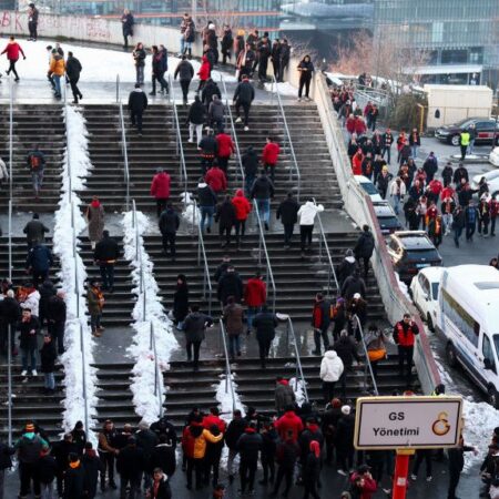 Istanbul în Fierbințeală! 4500 de polițiști la meciul Galatasaray – Fenerbahce