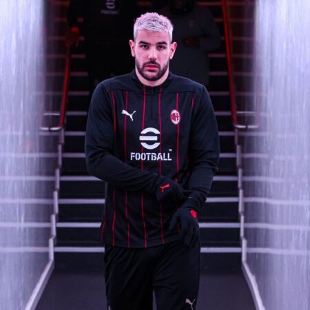 Theo Hernandez ar putea ajunge la Manchester City, după ce negocierile cu AC Milan au fost suspendate!