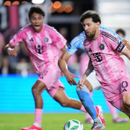 Sub ochii Serenei Williams, Lionel Messi a strălucit la debutul său în noul sezon MLS.