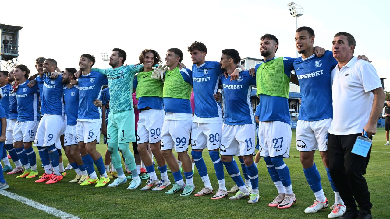 63 de jucători pregătiți de Gică Hagi au debutat în prima ligă! Primul a fost Aurelian Chițu, iar ultimul este Luca Băsceanu.