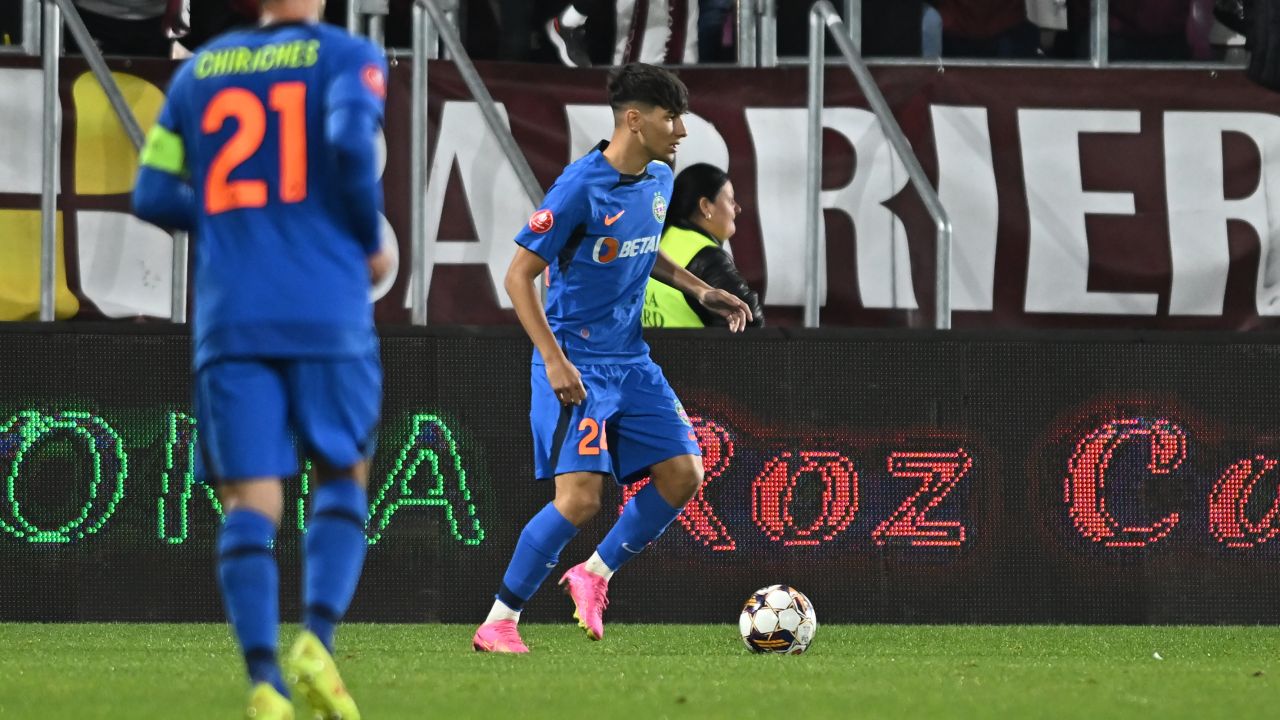 Doi fotbaliști au părăsit FCSB în aceeași zi! Mihai Stoica afirma despre unul dintre ei că „în scurt timp va reprezenta o soluție”