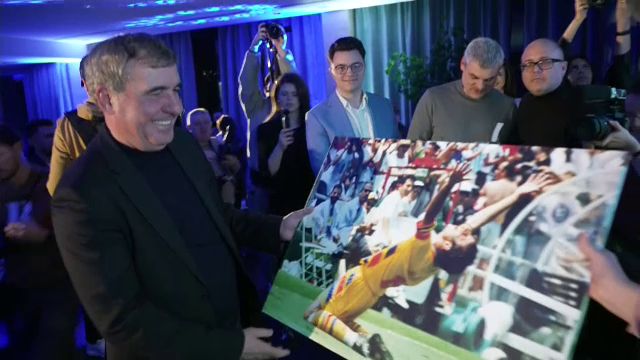 FOTO: Cadoul oferit lui Gică Hagi de Pro TV și Sport.ro