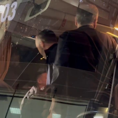 Campioana României a ajuns pe „Toumba”! Fotografii cu jucătorii FCSB în momentul coborârii din autocar