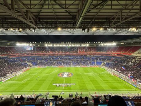 Cum se prezintă tribunele de la „Stade des Lumières” înainte de meciul Lyon – FCSB