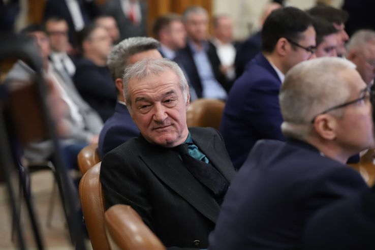 Gigi Becali în parlament