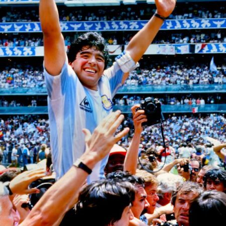 Familia lui Maradona acuză o „mafie” de presiuni pentru ascunderea adevărului despre moartea sa.