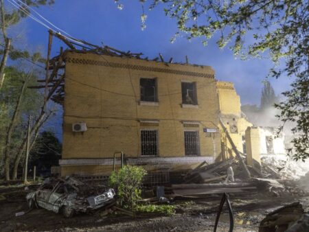 Sprijin financiar și locuințe pentru tinerii ucraineni care vor să lupte în războiul cu Rusia