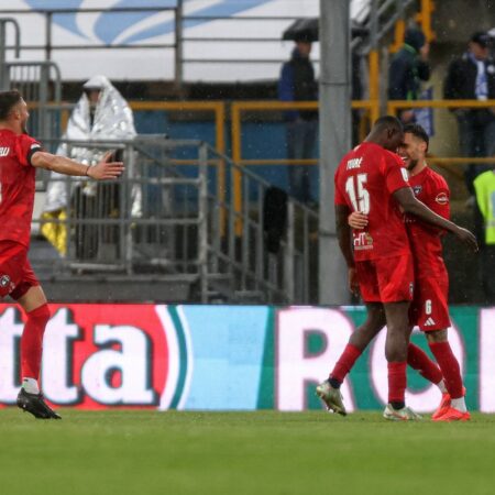 Veste fantastică! Trei români sunt aproape de a juca în Serie A sezonul viitor.