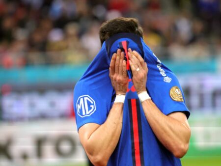 Alertă la FCSB! Stâlpul din sezonul trecut e slăbit, iar Becali ia în considerare eliminarea lui din echipă.