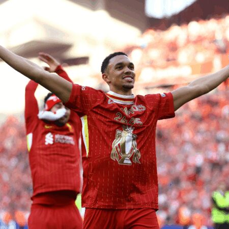 S-a aflat acum! Un cititor pe buze a dezvăluit dialogul dintre Trent Alexander-Arnold și patronul lui Liverpool: „Nu te panica!”