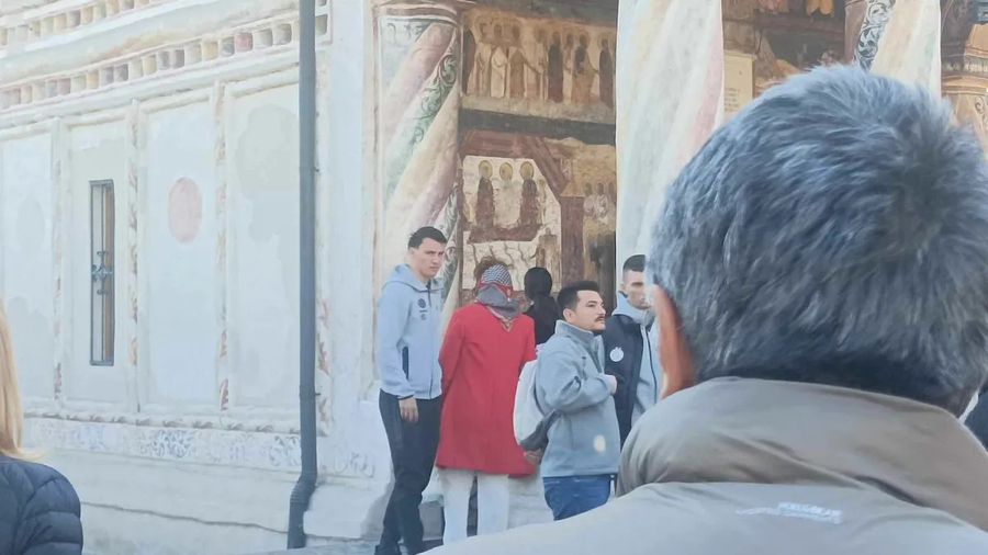 Florin Tănase și Risto Radunovic la biserică, în ziua de Florii Tănase și Radunovic în ziua de Floriile