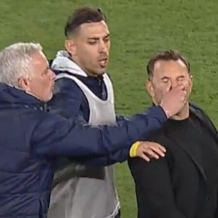 Antrenorul lui Galatasaray a comentat incidentul cu Jose Mourinho: „M-a ciupit de nas când plecam.”