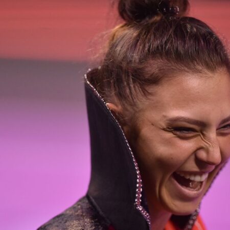 Jaqueline Cristian explică răspunsul său la oferta de modeling și motivele pentru care a renunțat la costumul „Draculina”