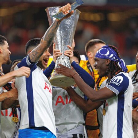 În anul în care FCSB a avansat în optimile Europa League, UEFA a desemnat echipa sezonului și cel mai bun jucător al competiției.