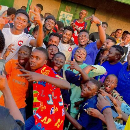 Povestea emoționantă a africanului din Liga 1: „Am crescut într-un ghetou, înconjurat de băieți răi, droguri și violență” » Cum a înfruntat provocările din România: „Așa gândesc eu!”