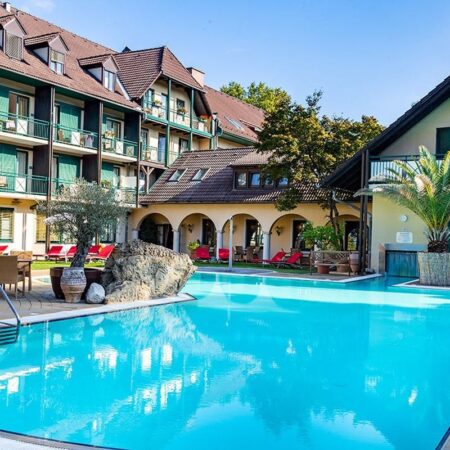 Universitatea Craiova își reîncarcă „bateriile” în Austria » Stagiu de pregătire la un hotel de 4 stele!