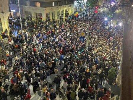 O scandare celebră de pe stadion a răsunat în București, după ce Nicușor Dan l-a învins pe George Simion la alegerile prezidențiale.