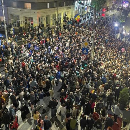 O scandare celebră de pe stadion a răsunat în București, după ce Nicușor Dan l-a învins pe George Simion la alegerile prezidențiale.