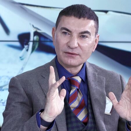 „El ar fi trebuit să devină președintele României, eram atât de departe!”