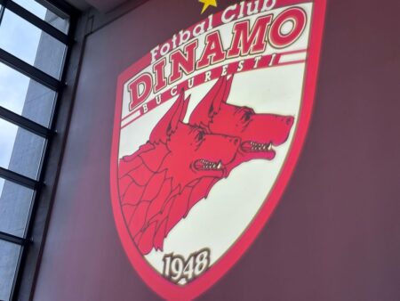 Gafă la Dinamo! Ce au folosit în locul siglei Rapidului?