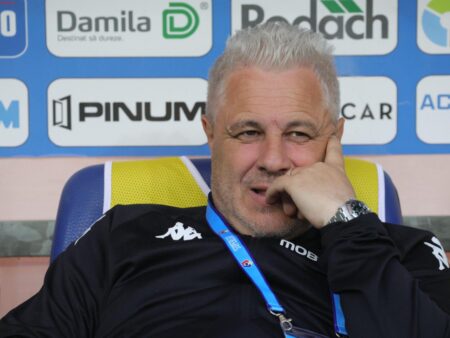 După Craiova – Rapid, Șumudică l-a criticat pe Angelescu: „Întrebați-l unde e! Ne trebuia în cabină!”